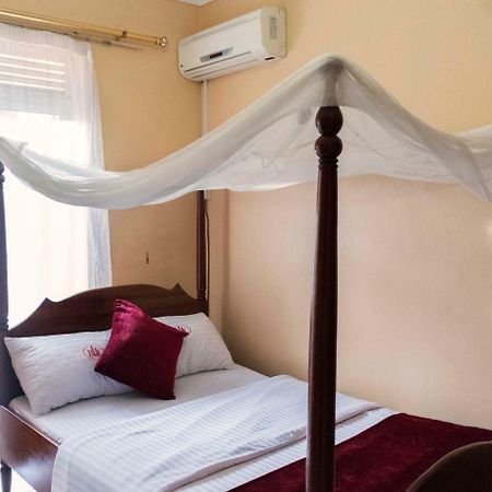 Rwenzori International Hotel คาเซเซ ภายนอก รูปภาพ
