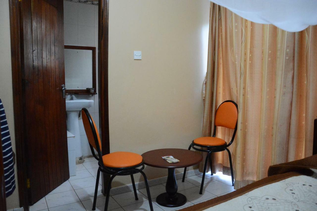 Rwenzori International Hotel คาเซเซ ภายนอก รูปภาพ