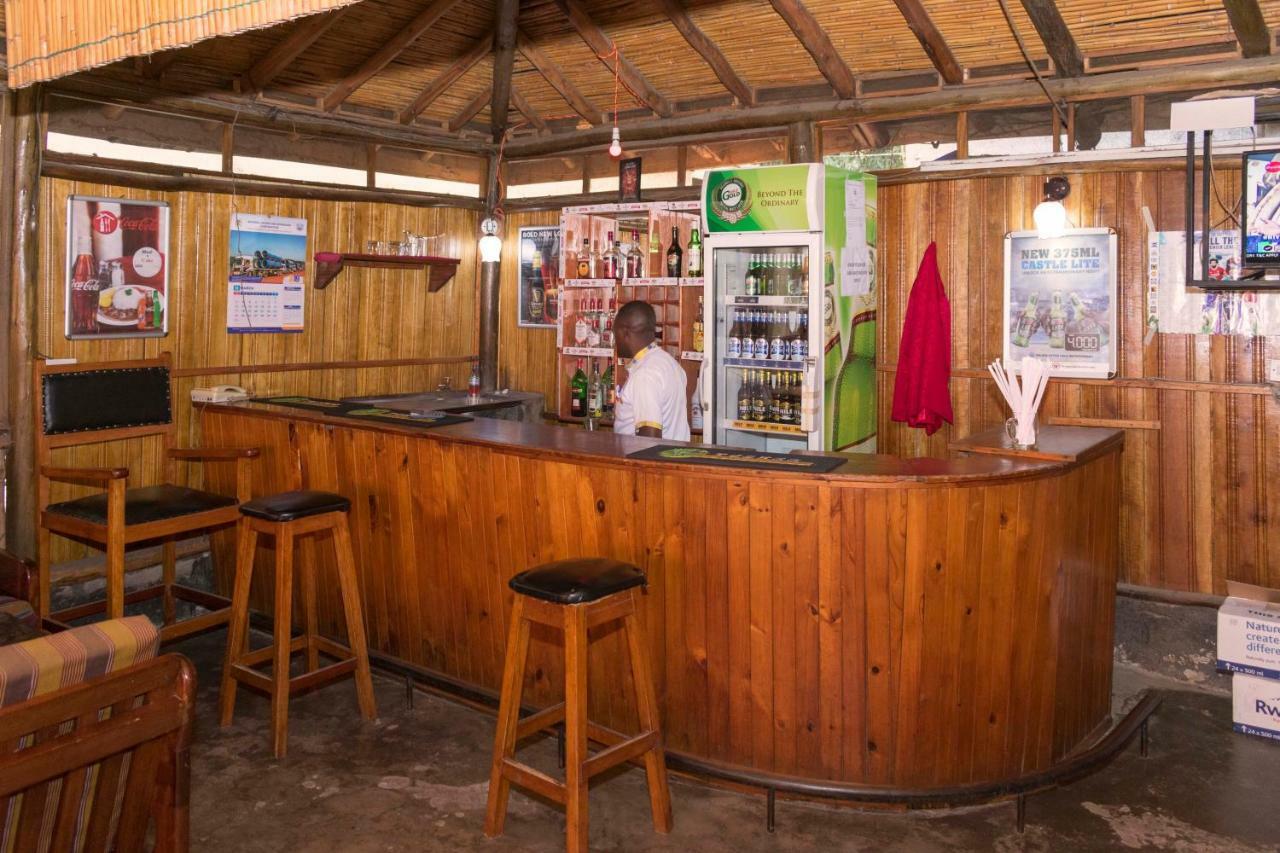 Rwenzori International Hotel คาเซเซ ภายนอก รูปภาพ
