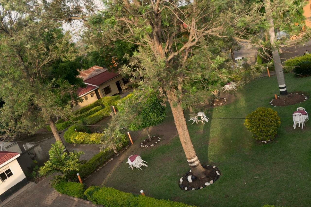 Rwenzori International Hotel คาเซเซ ภายนอก รูปภาพ
