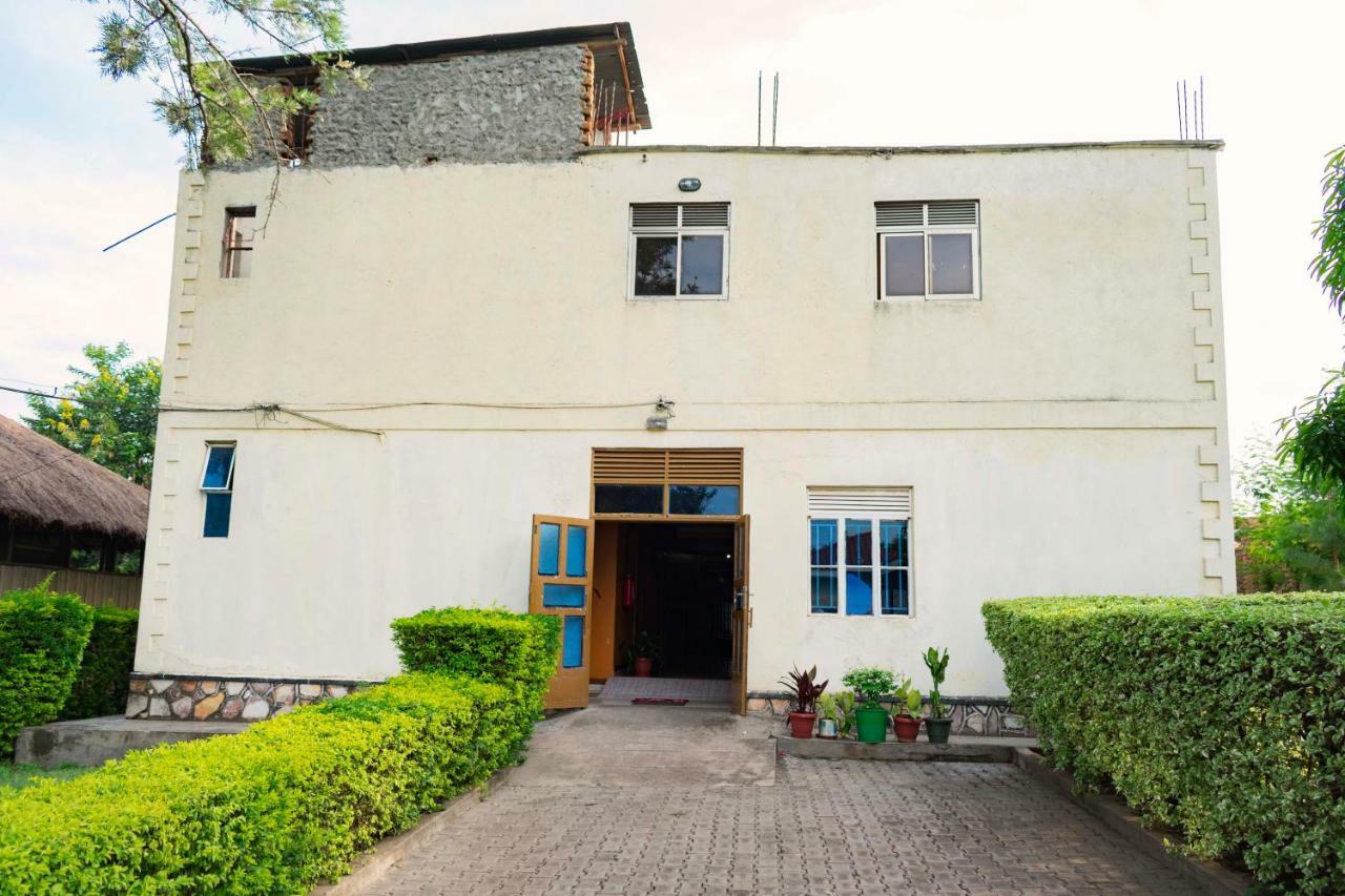 Rwenzori International Hotel คาเซเซ ภายนอก รูปภาพ