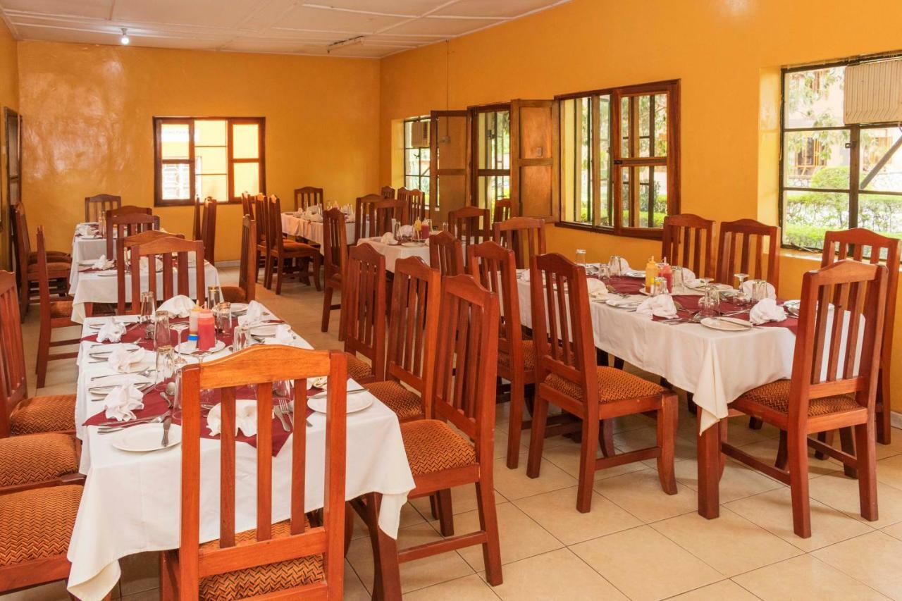 Rwenzori International Hotel คาเซเซ ภายนอก รูปภาพ