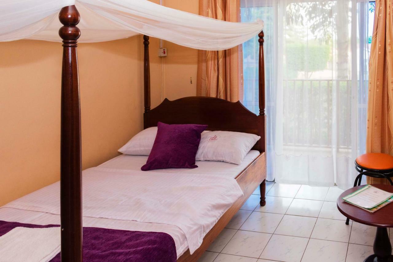 Rwenzori International Hotel คาเซเซ ภายนอก รูปภาพ