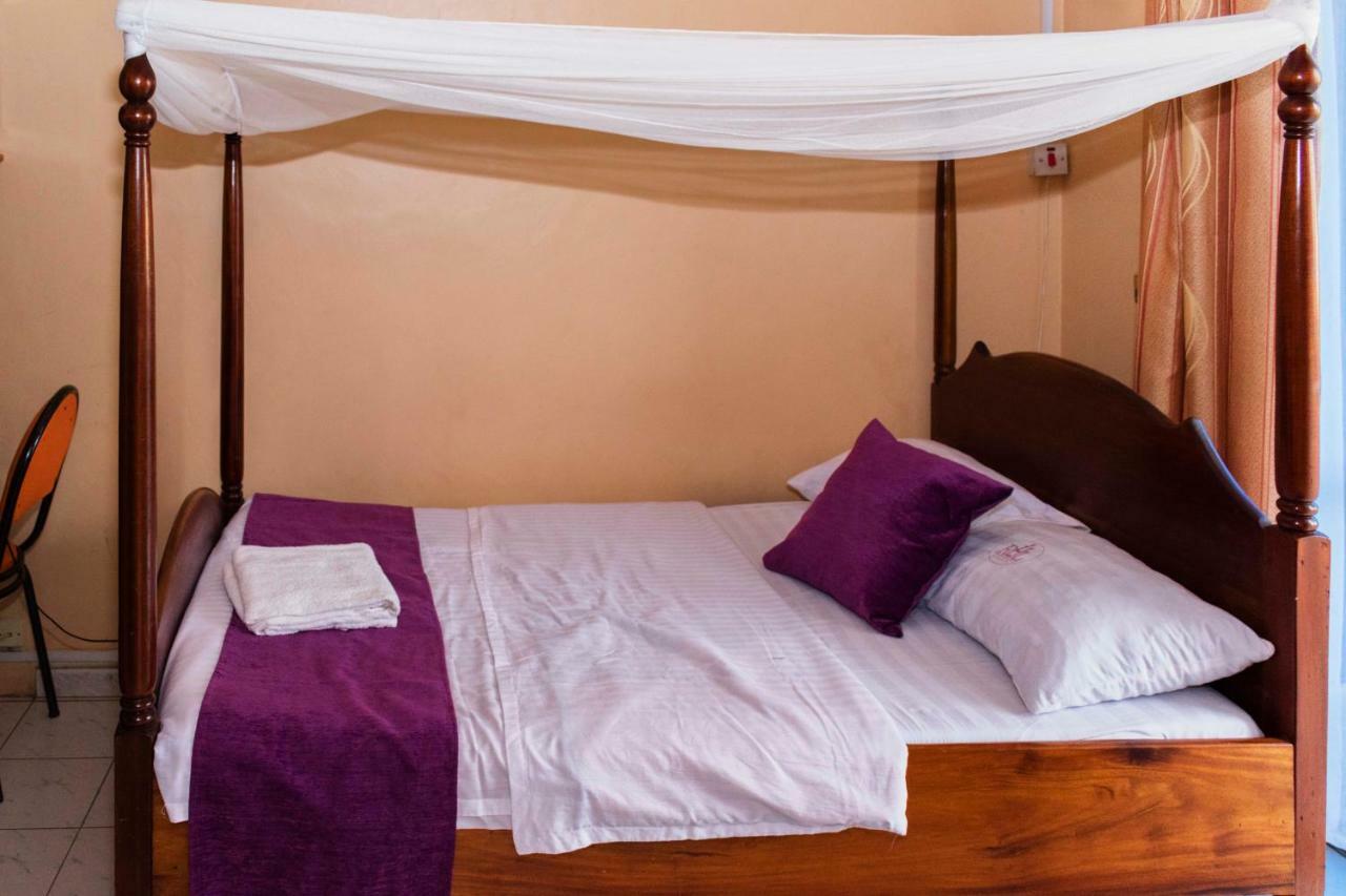 Rwenzori International Hotel คาเซเซ ภายนอก รูปภาพ