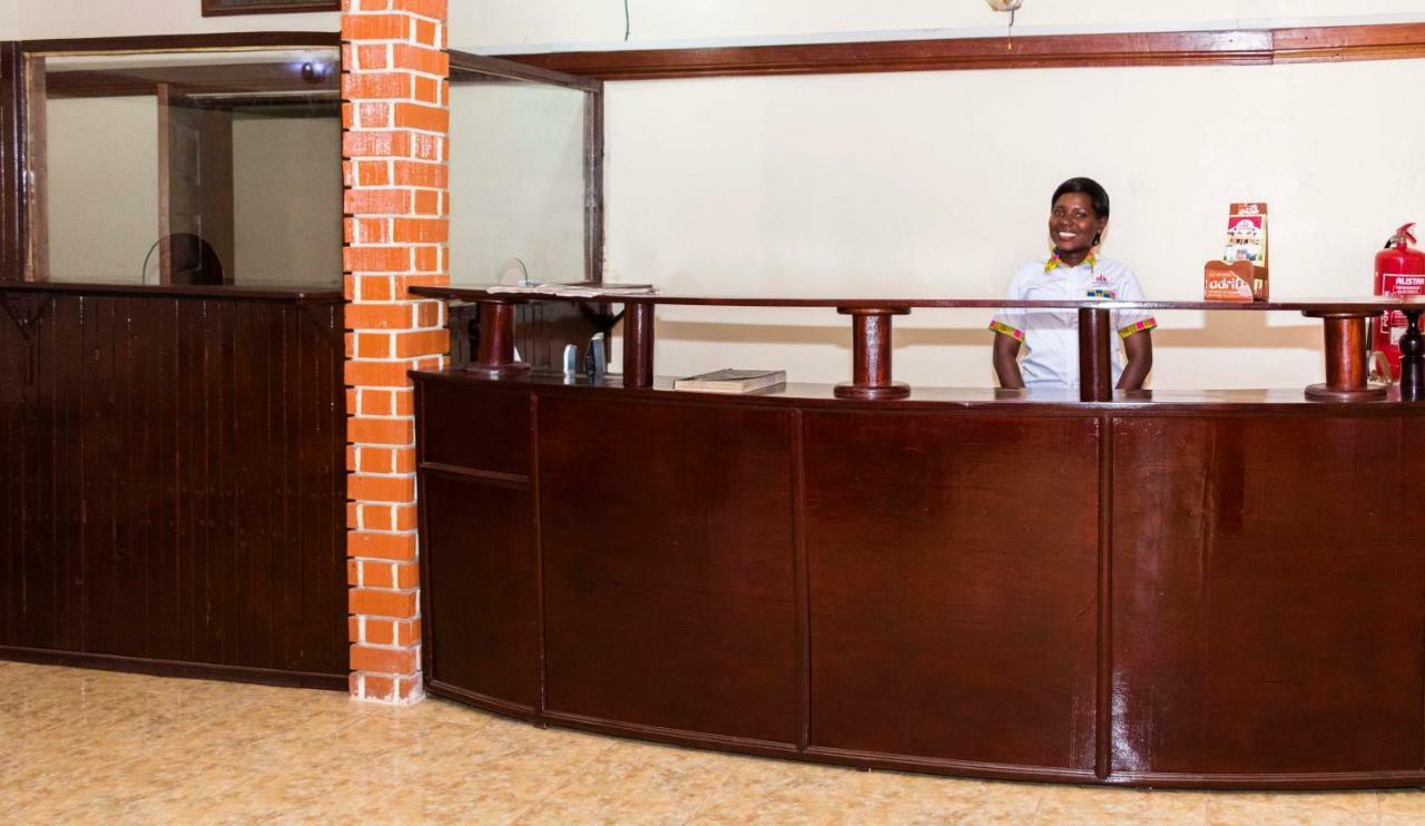Rwenzori International Hotel คาเซเซ ภายนอก รูปภาพ