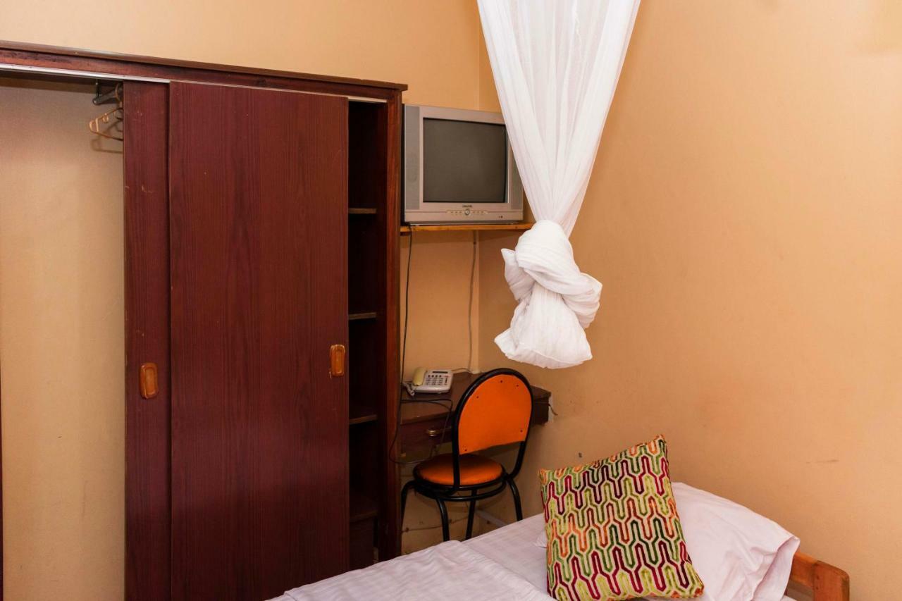 Rwenzori International Hotel คาเซเซ ภายนอก รูปภาพ
